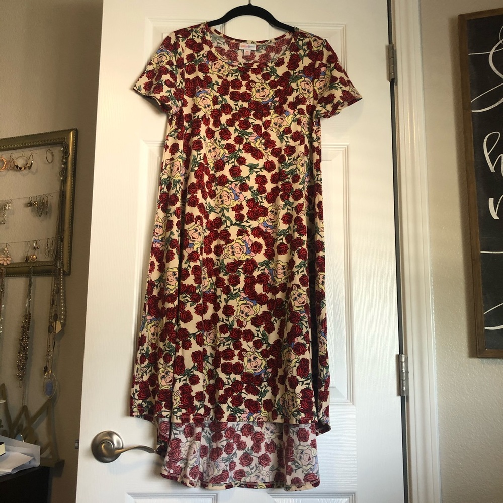 EUC LuLaRoe Carly Disney print, Sz XS
